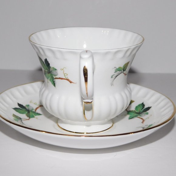 Vintage Staffordshire England Bone China Tea Cup & Saucer Green Vines - Picture 4 of 11
